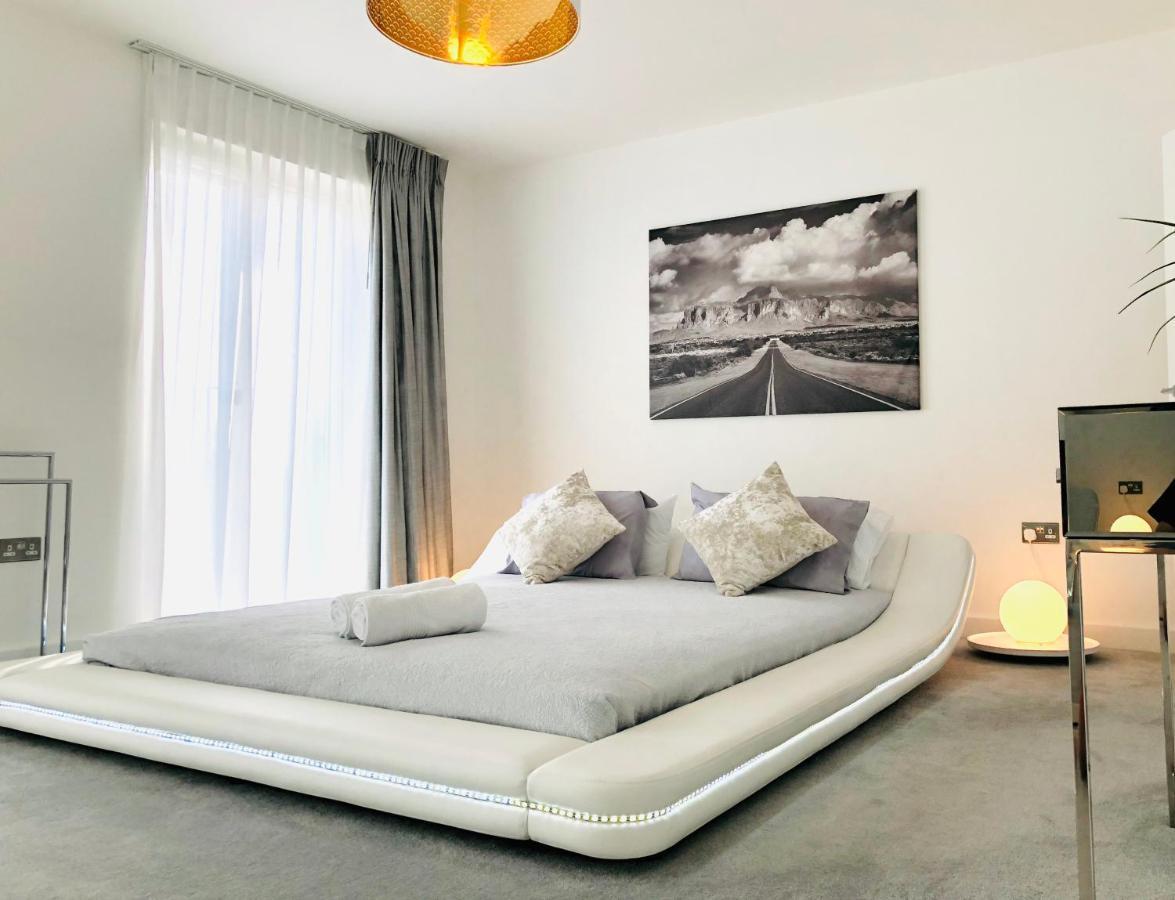 Panoramic Park And City Penthouses Retreat ลอนดอน ภายนอก รูปภาพ